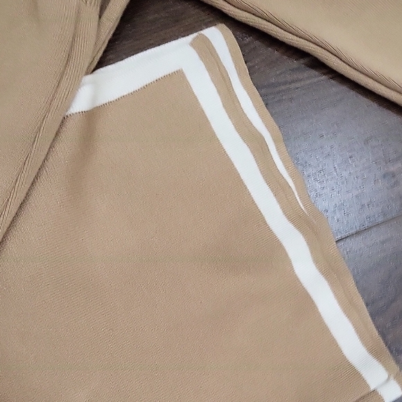 Lounge Set - Picture 4 of 11